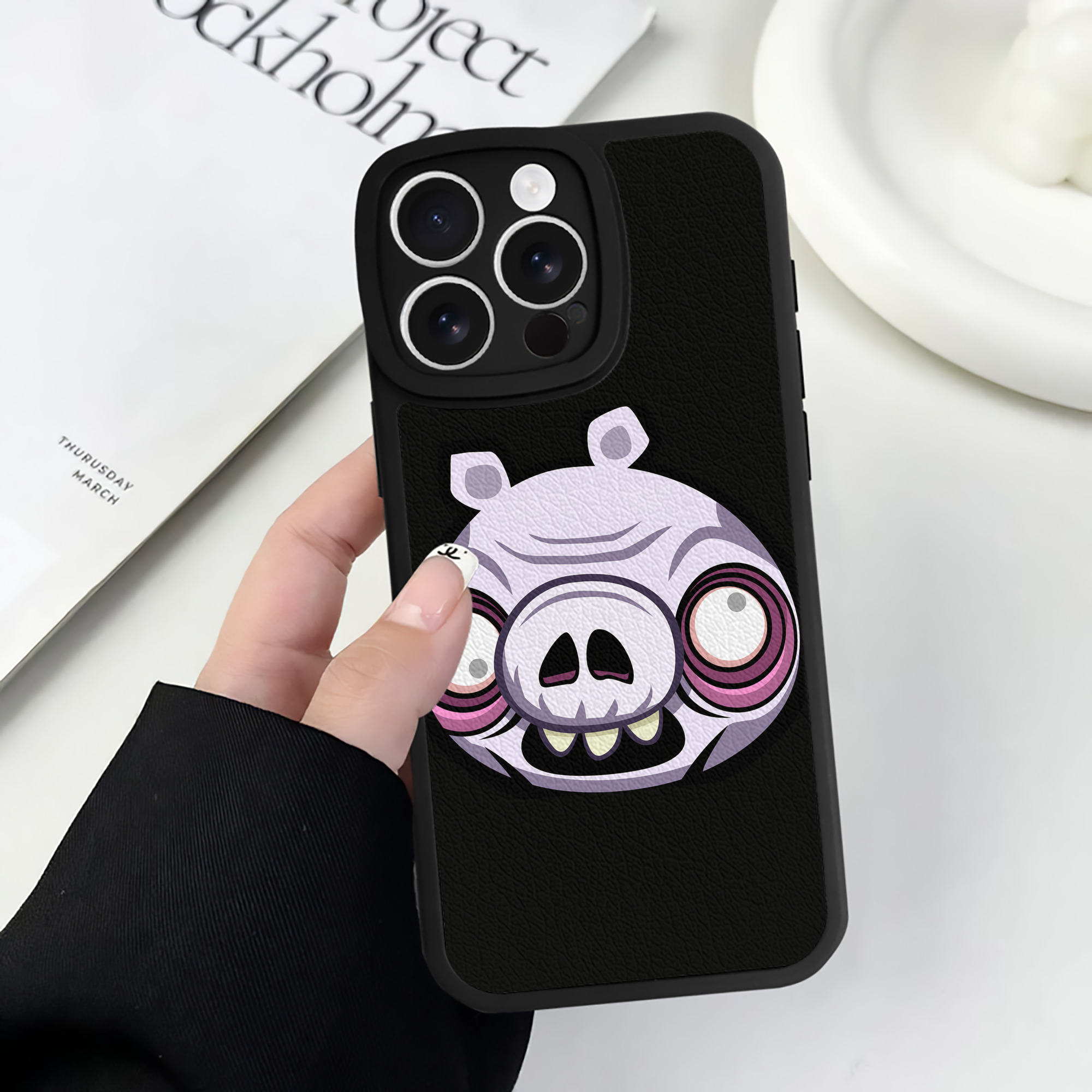 （画像用） Angry Birds アングリーバード 【iPhone 16シリーズ対応】シリコンスマホケース（レザー調） 材質：シリコン